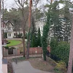 Apartamencik Przy Tezni W Konstancinie 아파트 콘스탄친-예지오르나
