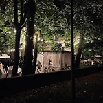 Apartamencik Przy Tezni W Konstancinie 아파트 *