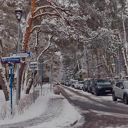 Apartamencik Przy Tezni W Konstancinie 아파트 *