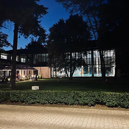 Apartamencik Przy Tezni W Konstancinie *